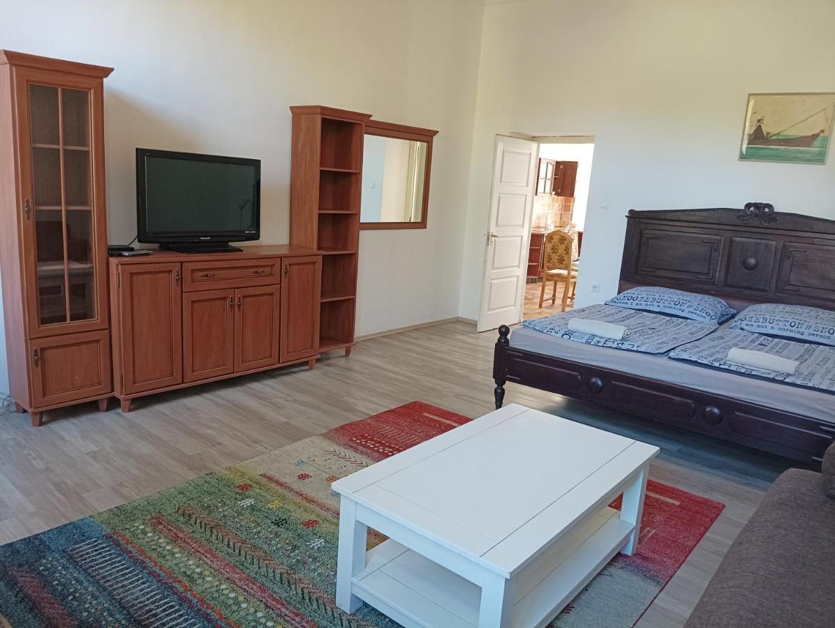 Sarahome1 Сегед Екстериор снимка