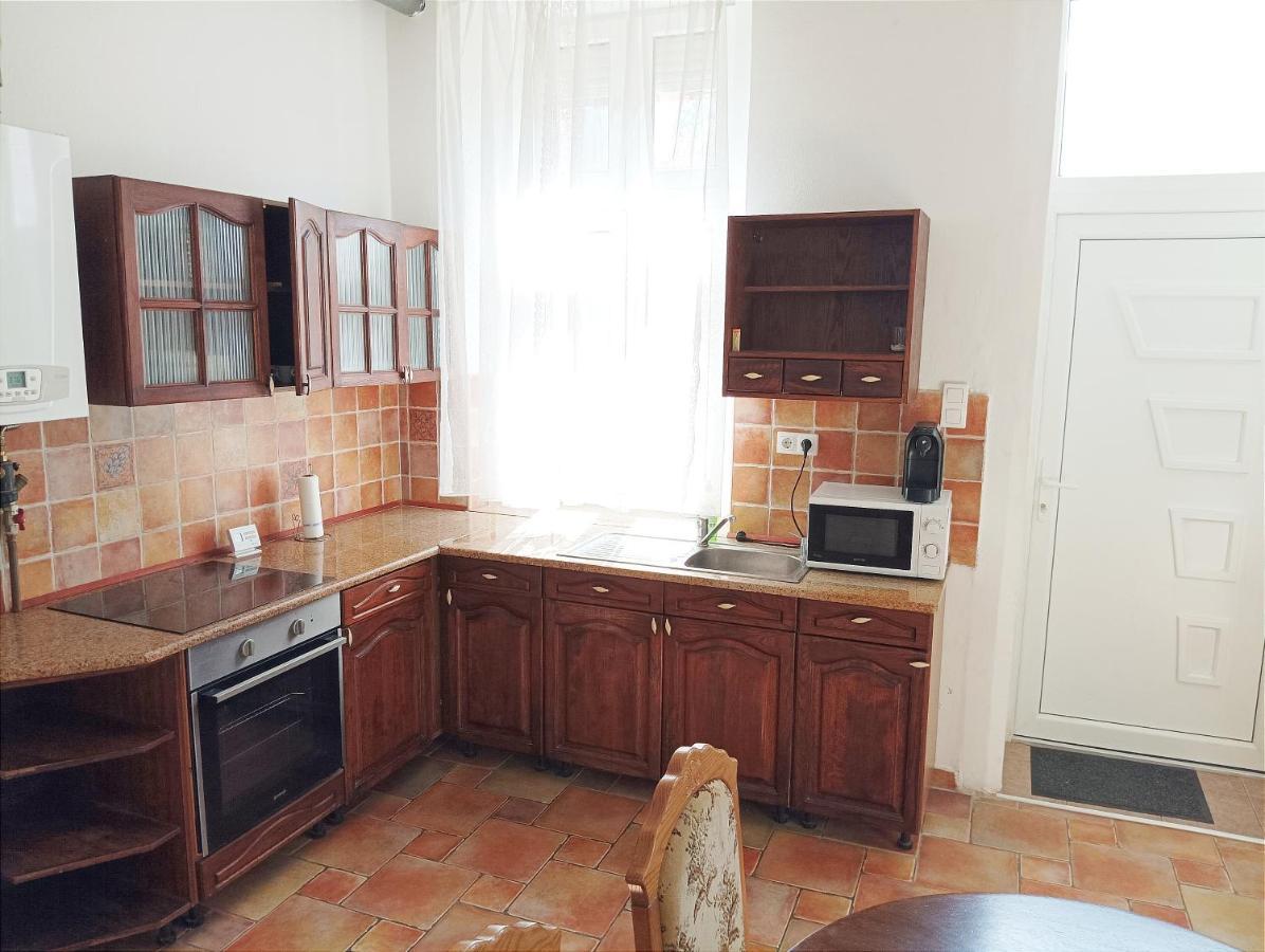 Sarahome1 Сегед Екстериор снимка