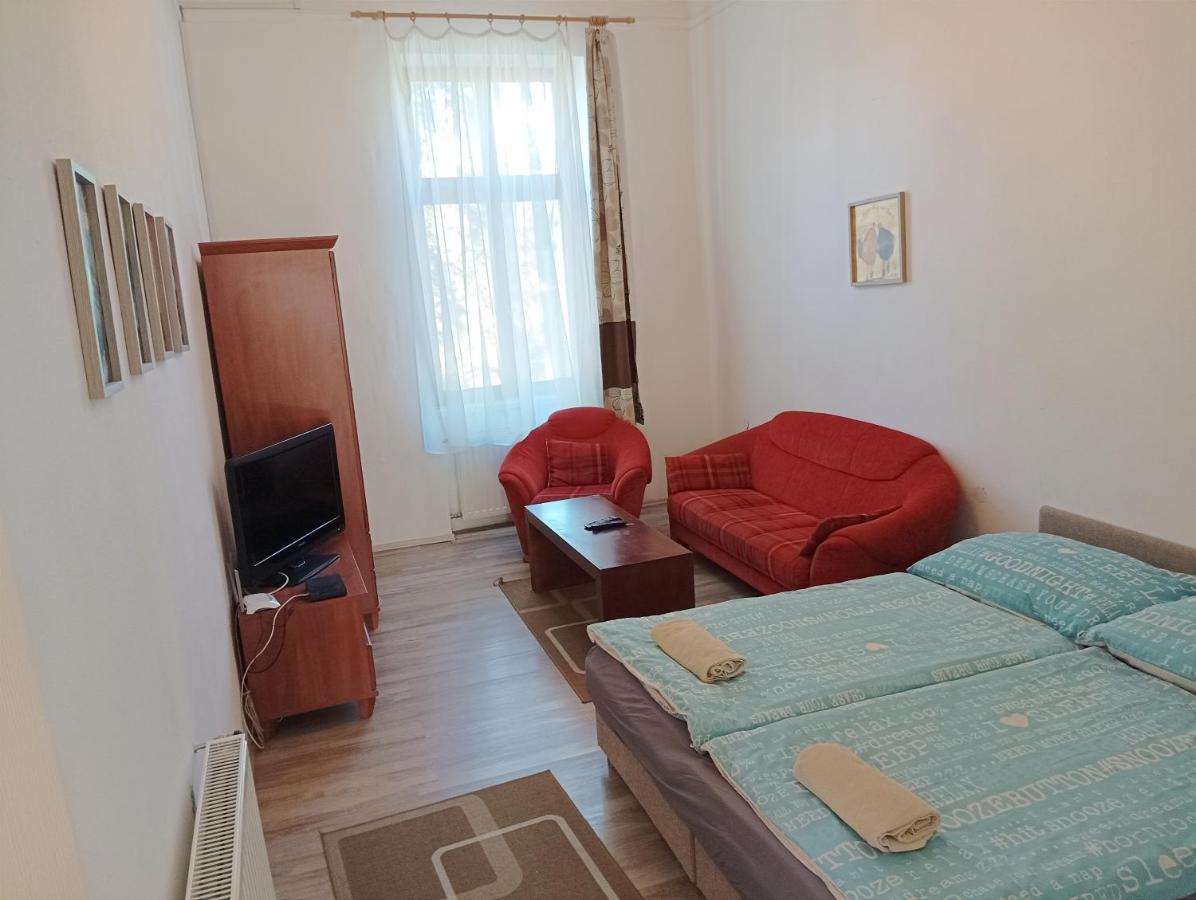 Sarahome1 Сегед Екстериор снимка
